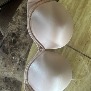 EUC 34DD  Victoria Secret strapless / multi-wear bra color nude